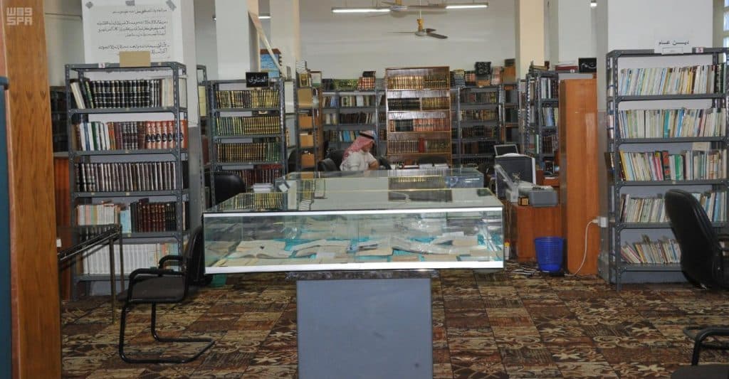 000-7141994781596303998927 الطائف مكتبة مسجد ابن العباس