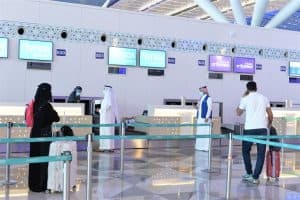 “الطيران المدني”: فرق ميدانية ترصد التزام المسافرين والعاملين بالإجراءات الاحترازية