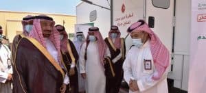 أمير نجران يدشن عربات الصحة المتنقلة ويطلق حملة الوادي الكريم للتبرع بالدم