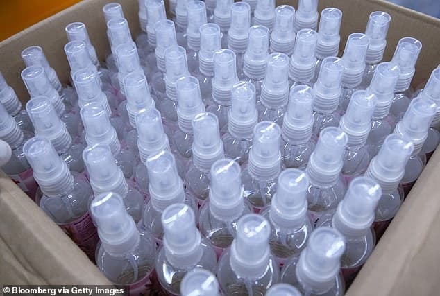 32786660-8698999-Wise_allegedly_had_used_an_off_brand_hand_sanitizer_from_a_store-a-69_1599253575854