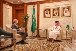 وزير الخارجية يستقبل السفير الفرنسي لدى المملكة