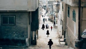 تسجيل أول حالة وفاة بكورونا في مخيمات اللاجئين الفلسطينيين بالأردن