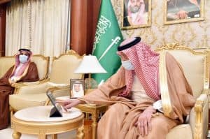 أمير جازان يدشن عدداً من المشروعات الصحية بالمنطقة