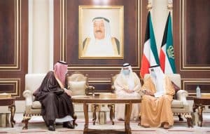 أمير الكويت يستقبل عدداً من الأمراء المعزين في وفاة الشيخ صباح