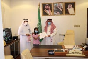 تكريم طفلة في حائل لمساهمتها بإنقاذ والدها
