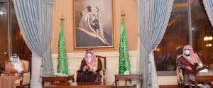 أمير تبوك يستقبل المواطنين في اللقاء الأسبوعي
