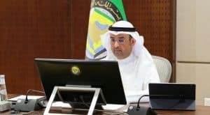 الحجرف: انعقاد القمة الخليجية حضوريًا في السعودية يحمل أكثر من دلالة