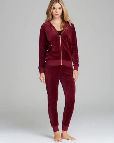 Fashionable-Womens-tracksuits-trends-2021-2022-9