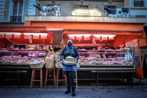 استعراض باعة فرنسيين