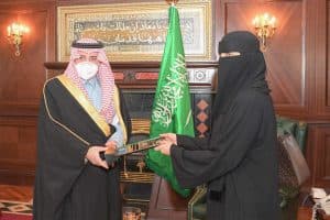 أمير تبوك يكرّم المستشفيات والإدارات بصحة المنطقة