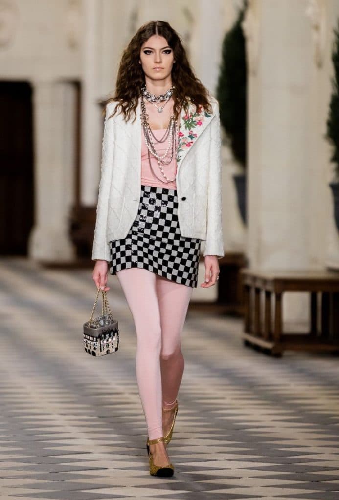 chanel-metiers-20-21-03-look-003-1607025741