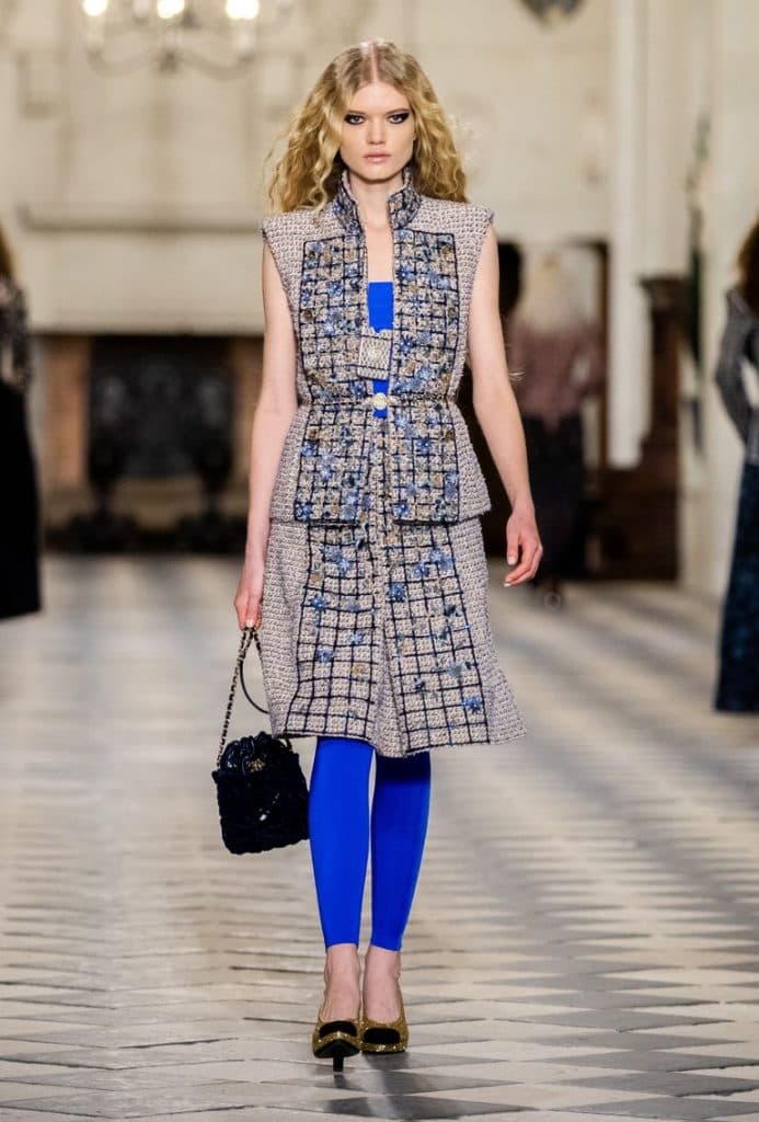 chanel-metiers-20-21-22-look-022-1607025736