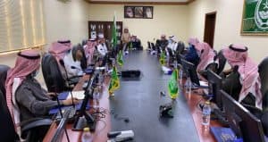 محافظ المزاحمية يرأس اجتماعاً للمجلس المحلي