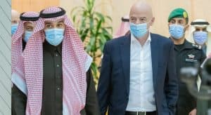 وزير الرياضة يبحث مع رئيس الفيفا العلاقات المشتركة بين الجانبين