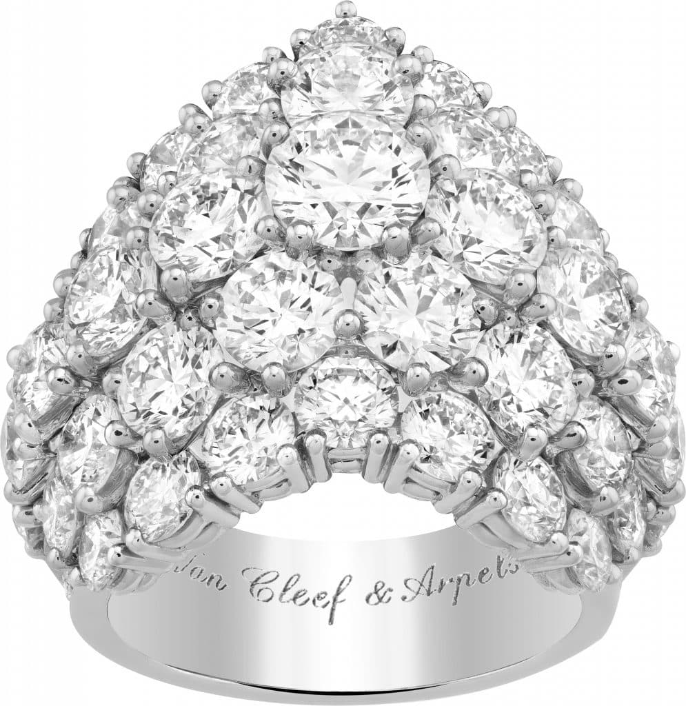 À Cheval ring. Platinum, diamonds.