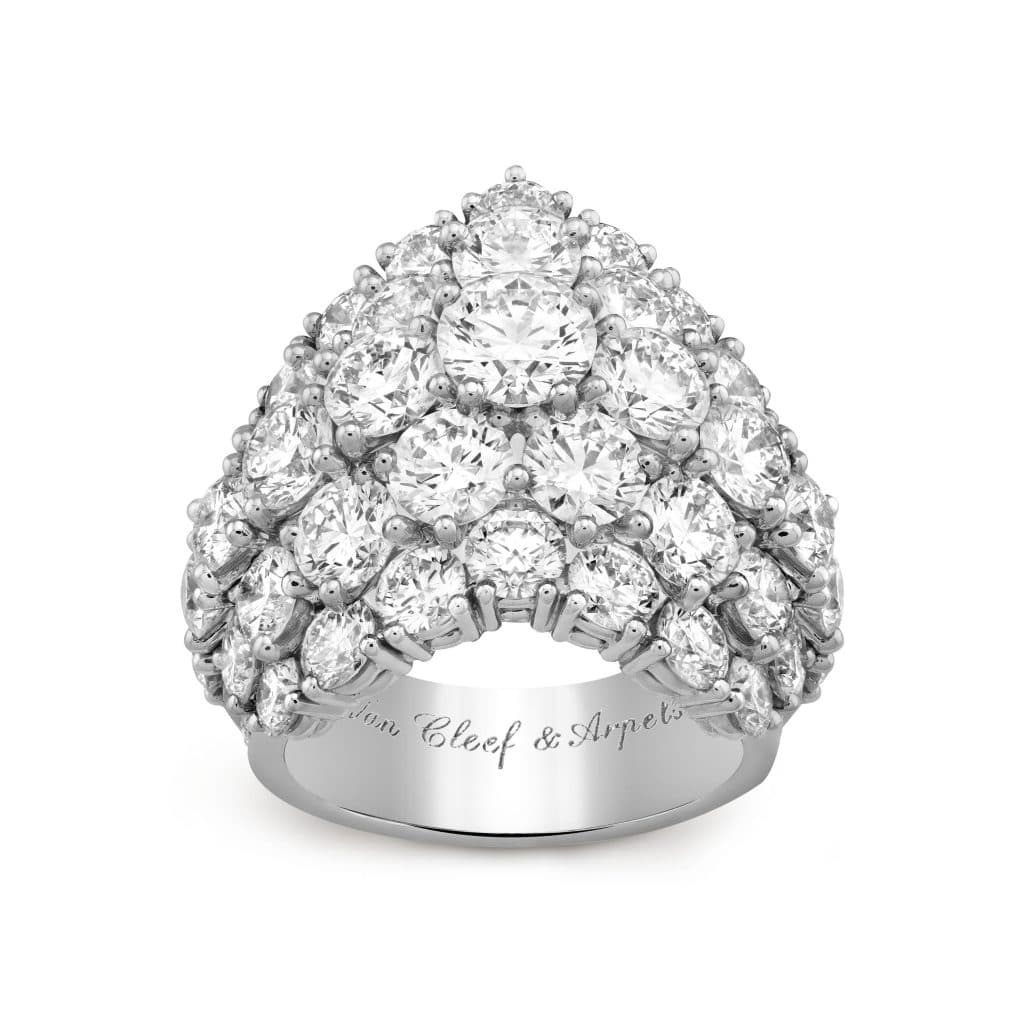 À Cheval ring. Platinum, diamonds.
