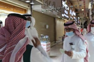 “عمل الرياض” يحرر 79مخالفة ويغلق محلات لم تلتزم بقرارات التوطين