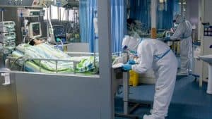 الإمارات تسجل 2798 إصابة جديدة بفيروس كورونا