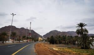 الغيوم في نجران تشكّل مع الطبيعة منظراً جمالياً