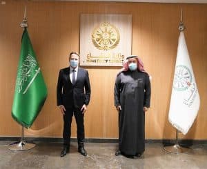مساعد وزير الدفاع للشؤون التنفيذية يستقبل سفير جمهورية فرنسا