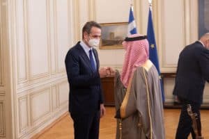 رئيس وزراء اليونان يستقبل وزير الخارجية ويعقدان جلسة مباحثات رسمية