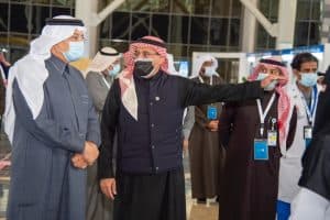 نائب وزير التعليم يقف على جاهزية مركز لقاحات فيروس كورونا بجامعة الملك سعود