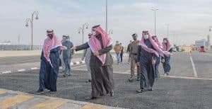 أمير الحدود الشمالية يتفقد جسر المساعدية في عرعر
