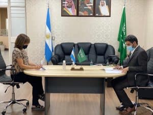 مركز الملك فهد الثقافي في بيونس آيرس يستضيف الصحة الأرجنتينية لتقديم لقاحات كوفيد 19