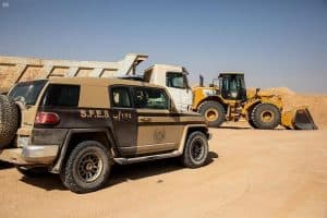 الأمن البيئي يضبط مخالفة نقل رمال وتجريف للتربة في الرياض