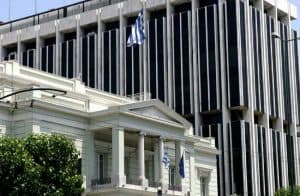 اليونان تُدين بشدة اعتداءات ميليشيا الحوثي على المملكة