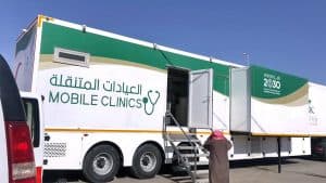 صحة حائل تقدم خدماتها لسكان القرى عبر العيادات المتنقلة