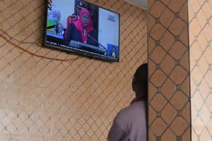 سامية حسن تؤدي اليمين الدستورية كأول رئيسة لتنزانيا