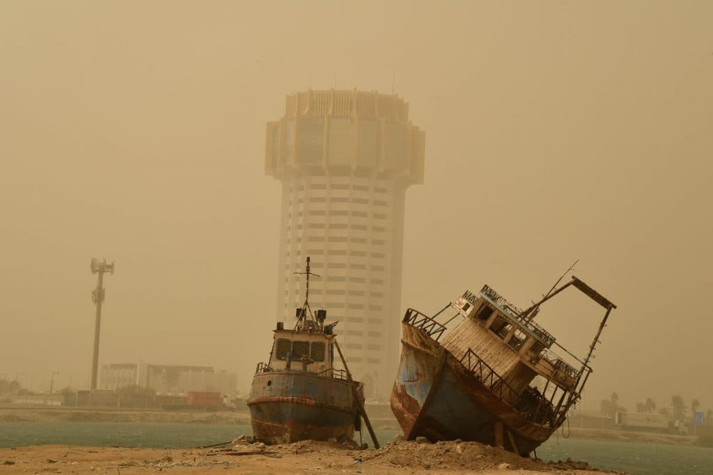 غبار على مكة 2