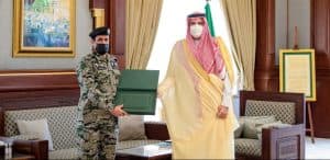 أمير المدينة المنورة يلتقي مدير السجون بالمنطقة