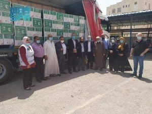 مركز الملك سلمان يواصل توزيع السلال الرمضانية في فلسطين
