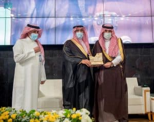 وزير الإعلام يكرّم رئيس وكالة الأنباء السعودية السابق بمناسبة تقاعده