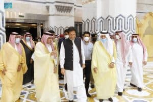 رئيس الوزراء بجمهورية باكستان الإسلامية يغادر جدة