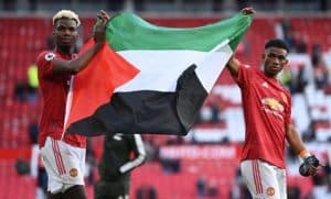 بوجبا ودياللو يرفعان علم فلسطين في أولد ترافورد