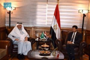 السفير نقلي يبحث مع وزير الشباب والرياضة المصري التعاون الثنائي