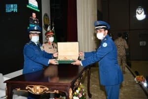 رئيس هيئة الأركان يرعى حفل تخريج دورات كلية القيادة والأركان للقوات المسلحة