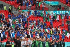 ألمانيا تطالب بخفض عدد الجماهير في الملاعب
