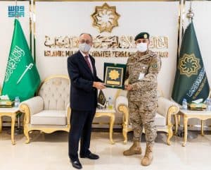 الأمين العام للتحالف الإسلامي العسكري لمحاربة الإرهاب يستقبل السفير الياباني لدى المملكة