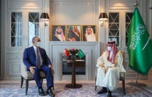 وزير الخارجية يبحث مع نظيره التركي العلاقات الثنائية بين البلدين