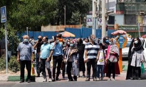 الإصابات اليومية بكورونا في إيران تسجّل رقما قياسيا
