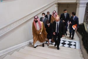 وزير الخارجية يعقد جلسة مباحثات مع نظيره الفرنسي