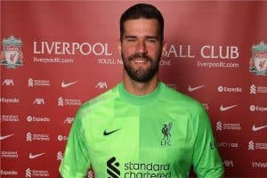 ليفربول يمدد عقد حارس مرماه البرازيلي اليسون ستة أعوام