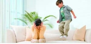 تجنبي هذه العبارات مع طفلك