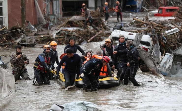 20210813064908reup–2021-08-13t064734z_486219634_rc264p9nbr90_rtrmadp_3_climate-floods-turkey.h-2b04e661-6b2d-41f8-92a3-422934cc5b34