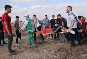 زوارق الاحتلال تهاجم مراكب الصيادين الفلسطينيين قبالة شاطئ غزة