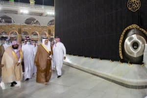 نيابة عن خادم الحرمين.. أمير مكة يتشرّف بغسل الكعبة المشرفة غداً